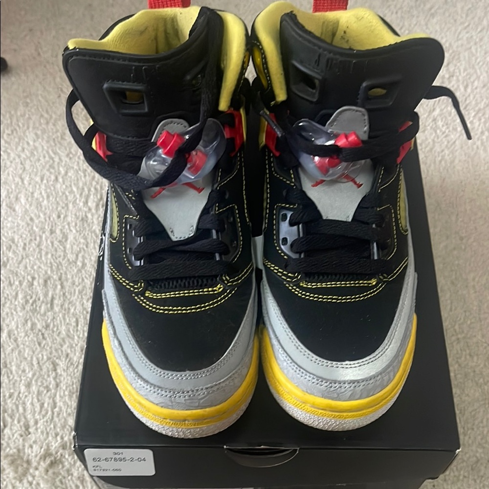 Jordan Kids Black and Yellow Sneakers